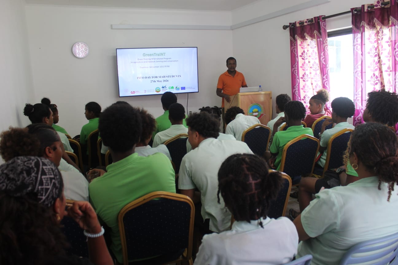 Students during the briefing